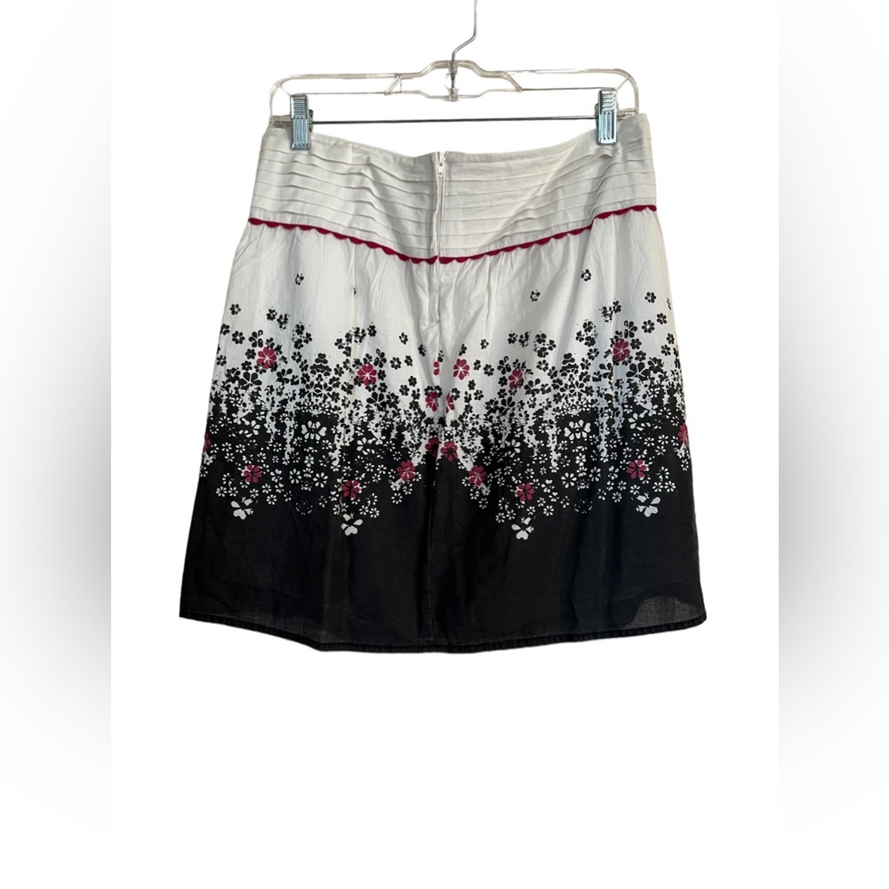 🌸Volcom size 9 Broken Flower Skirt🌸